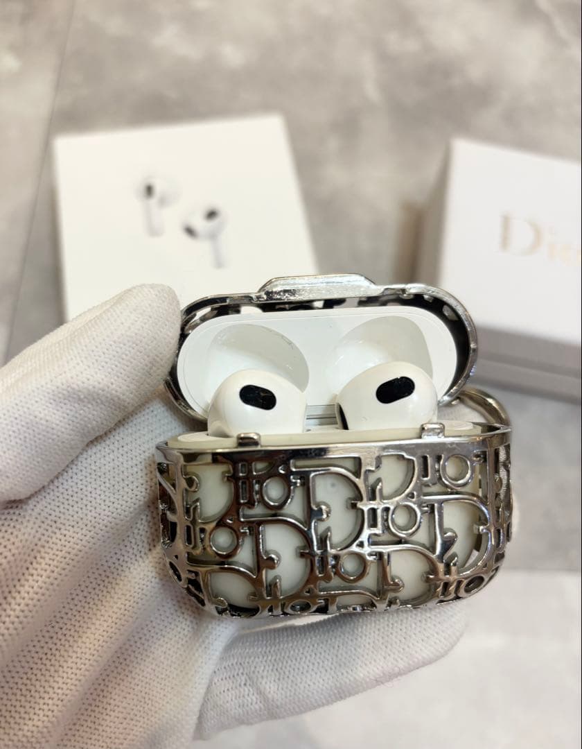 純正AirPods第3世代本体 とDiorロゴ入りケースサセット