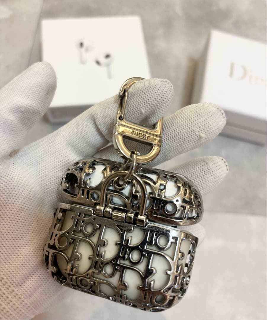 純正AirPods第3世代本体 とDiorロゴ入りケースサセット