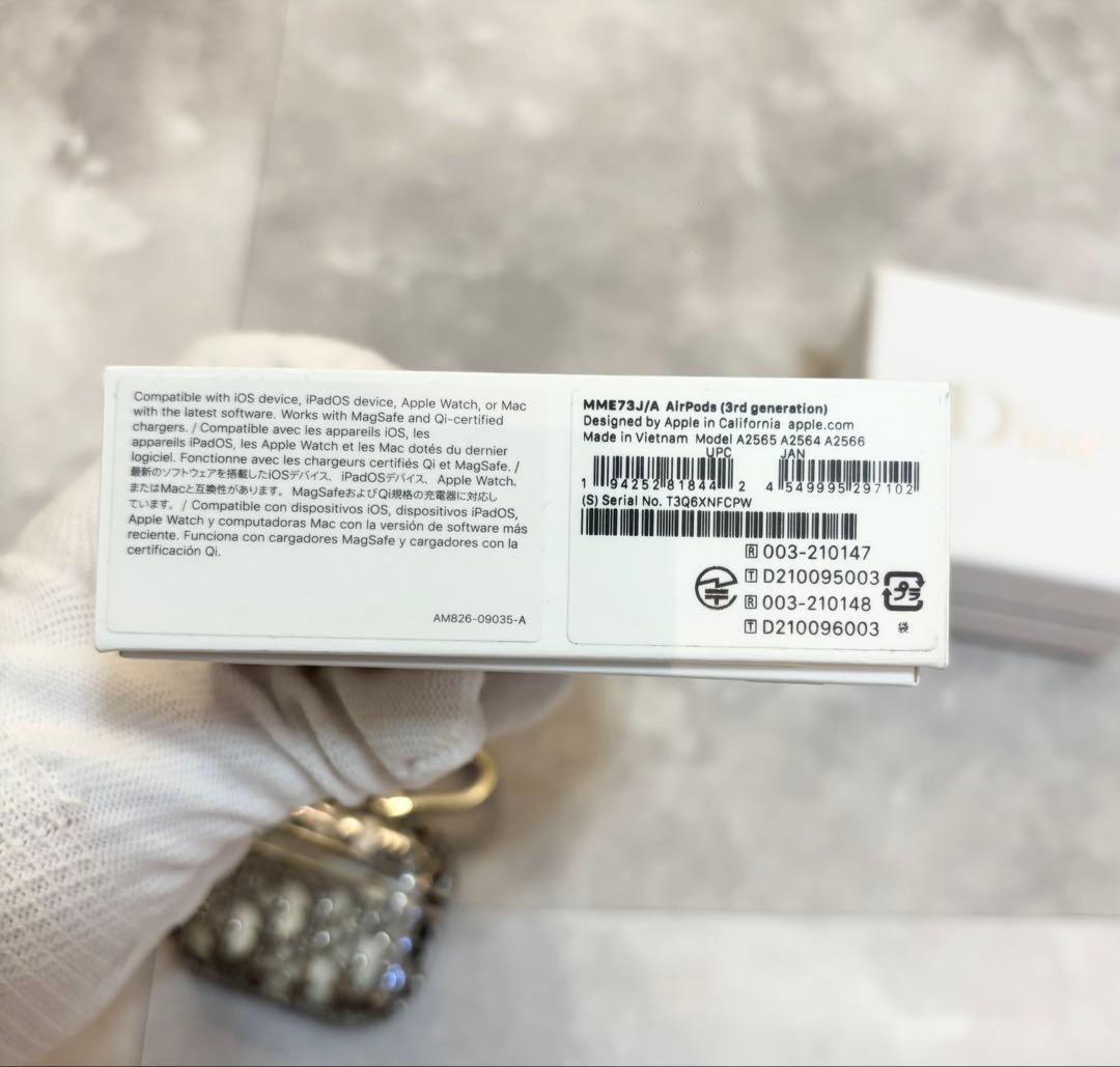 純正AirPods第3世代本体 とDiorロゴ入りケースサセット