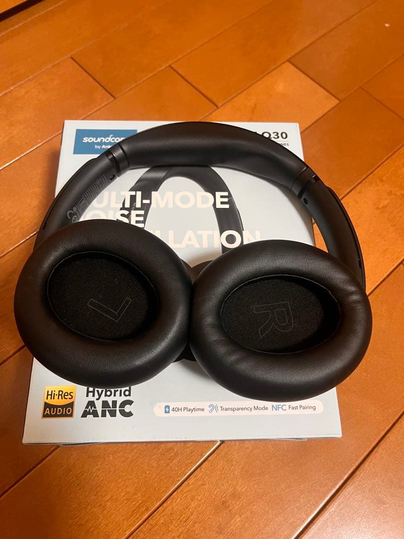 Soundcore LIFE Q30 ワイヤレスヘッドホン　ケース、箱付き