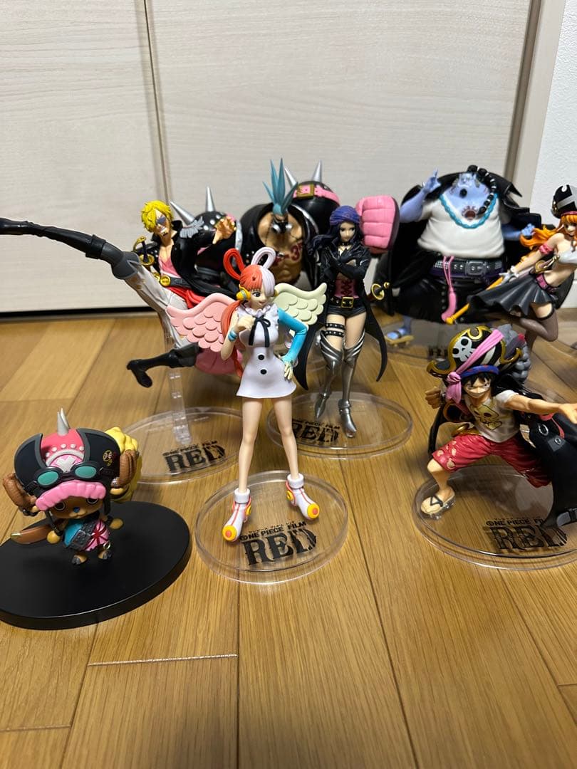 ワンピース　フィギュア　11体セット　フィルムRED ルフィ　シャンクス　ウタ