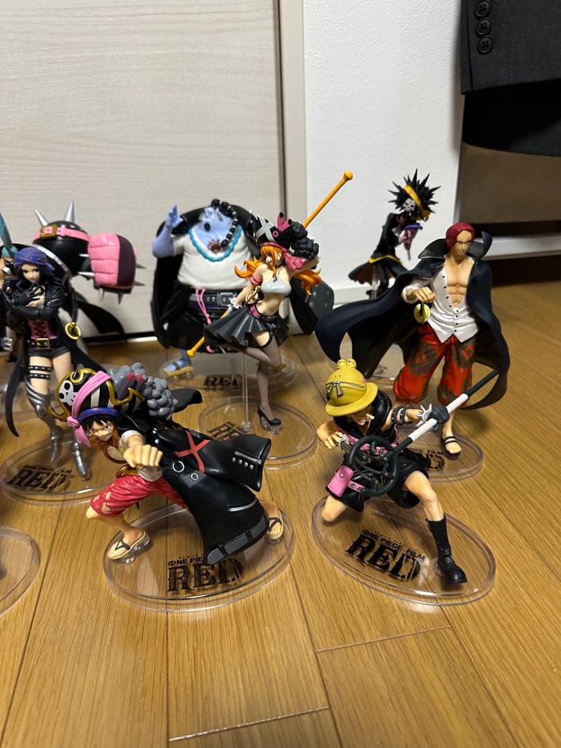 ワンピース　フィギュア　11体セット　フィルムRED ルフィ　シャンクス　ウタ