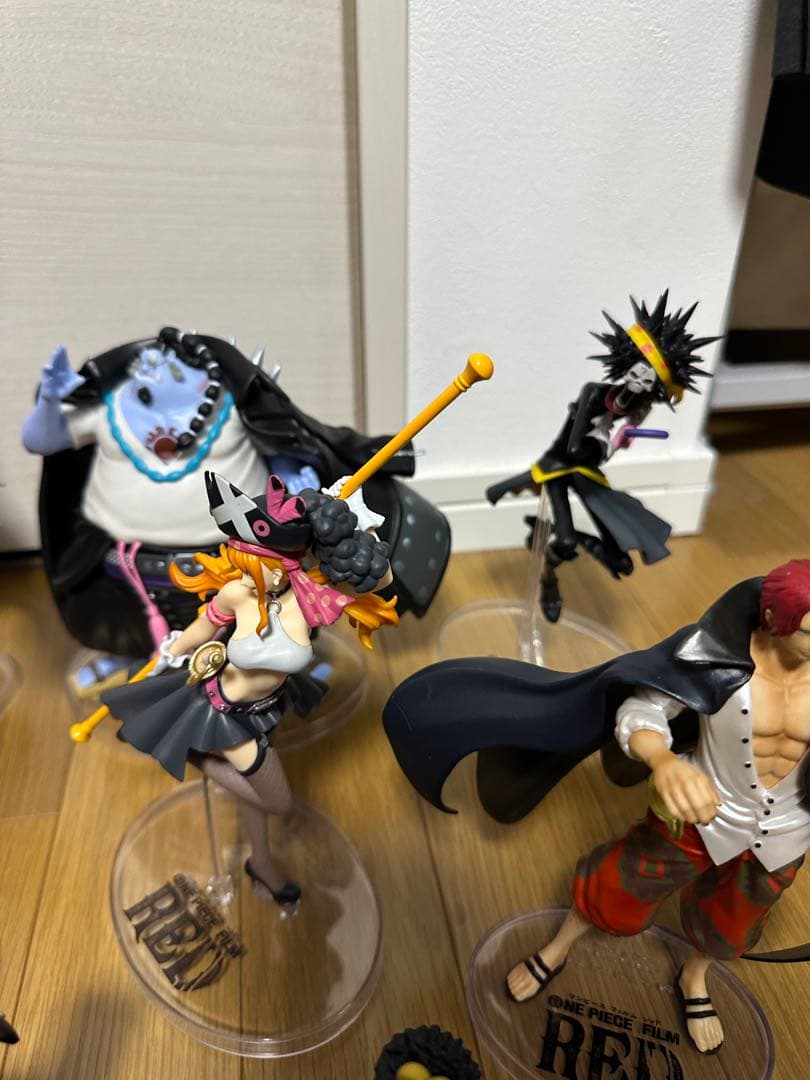 ワンピース　フィギュア　11体セット　フィルムRED ルフィ　シャンクス　ウタ