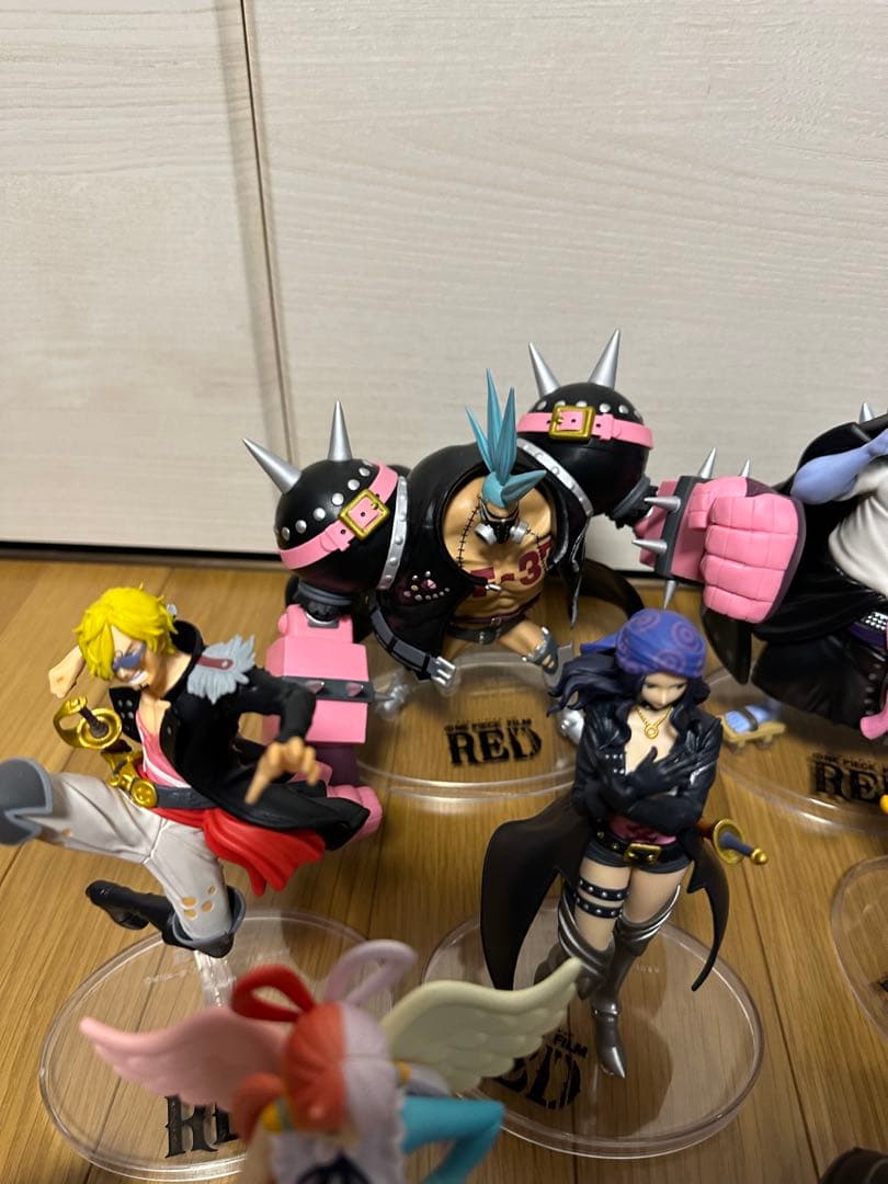 ワンピース　フィギュア　11体セット　フィルムRED ルフィ　シャンクス　ウタ