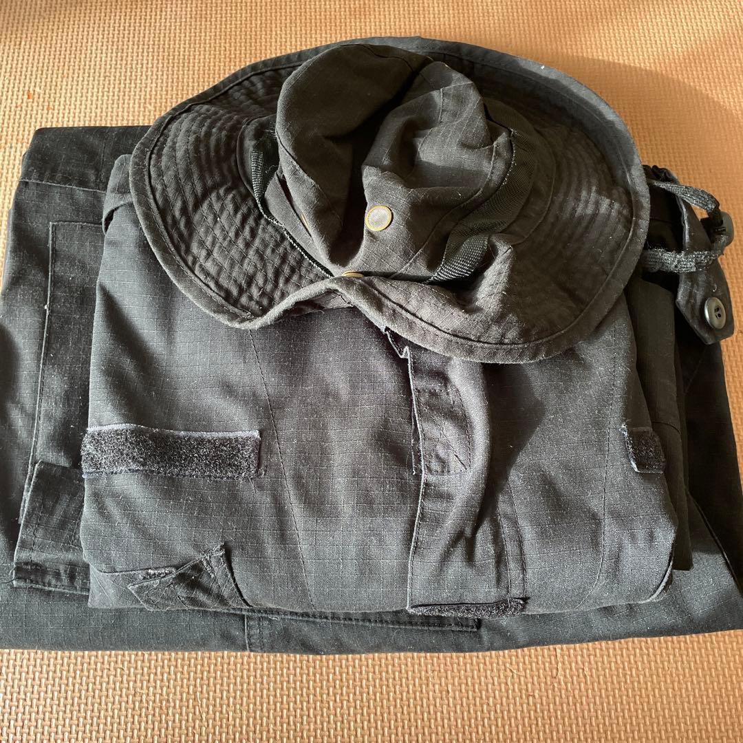 戦闘服とプロテクターセット 黒