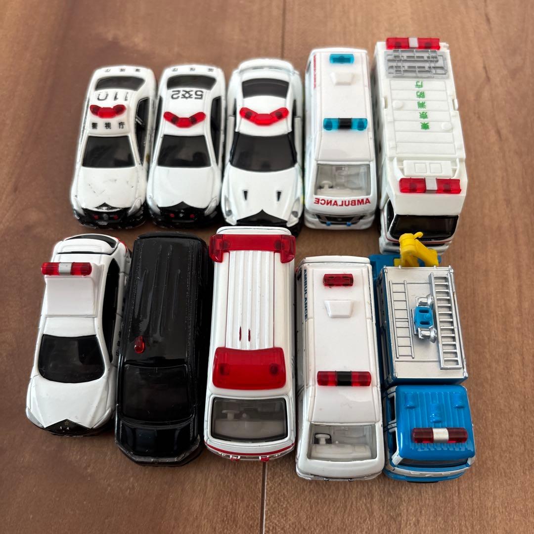 TOMICA トミカ ミニカー他 まとめ売り 106台 パーキングケース2個