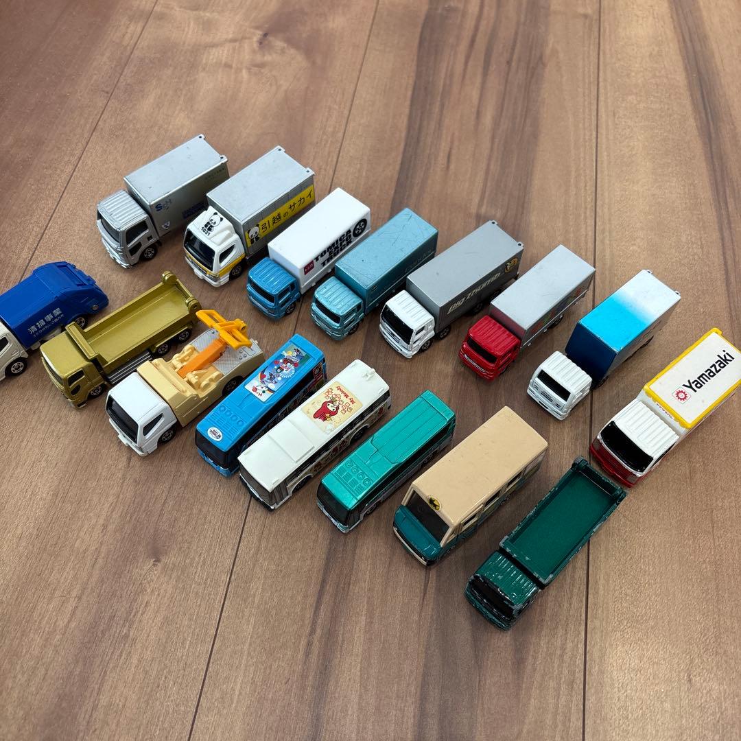 TOMICA トミカ ミニカー他 まとめ売り 106台 パーキングケース2個