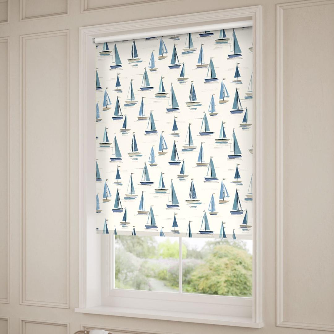 未使用　ロールスクリーン　ヨット　スカイブルー　114×91