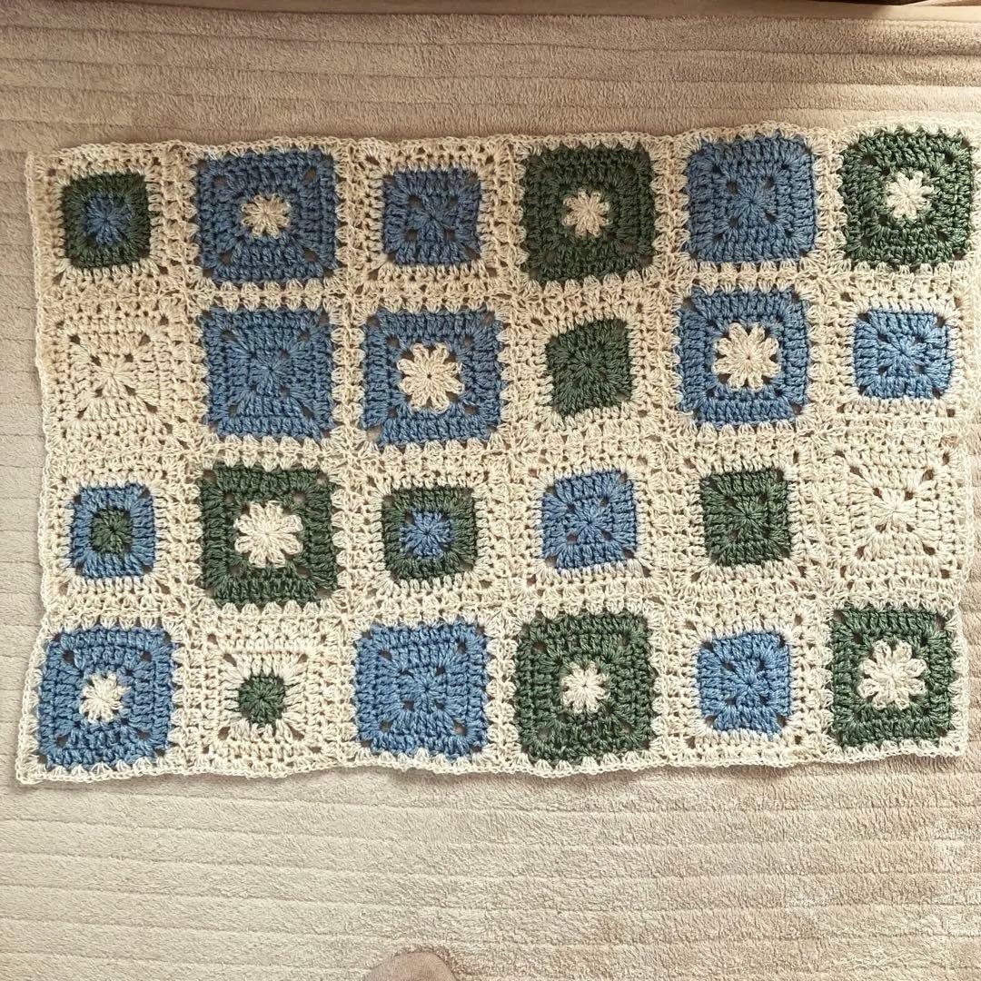 ハンドメイド　膝掛け　かぎ針編み ストール グラニースクエア