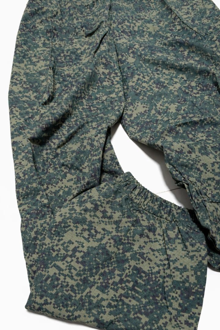 【新品】ロシア軍　デジタルフローラ　パルチザンスーツ 上下セット　M〜Lサイズ