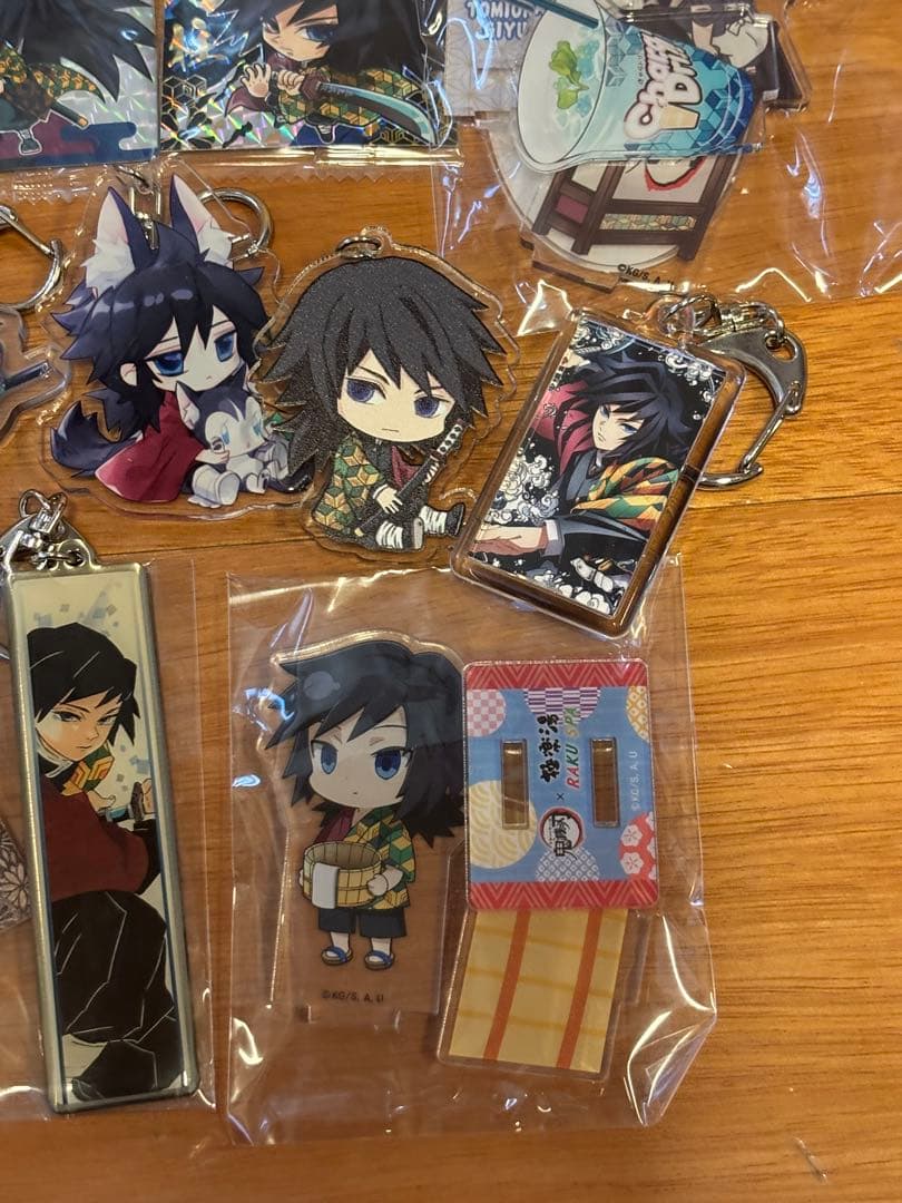 鬼滅の刃　冨岡義勇　まとめ売り　アクリルキーホルダー　スタンド　缶バッジ