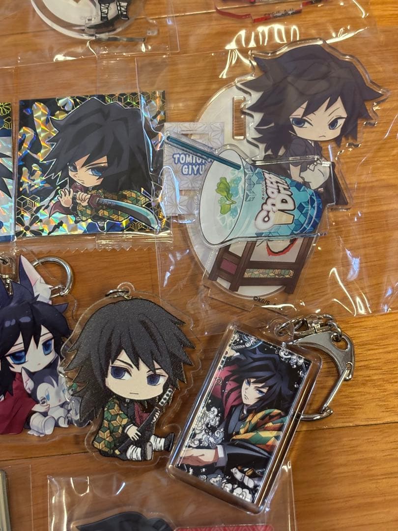 鬼滅の刃　冨岡義勇　まとめ売り　アクリルキーホルダー　スタンド　缶バッジ