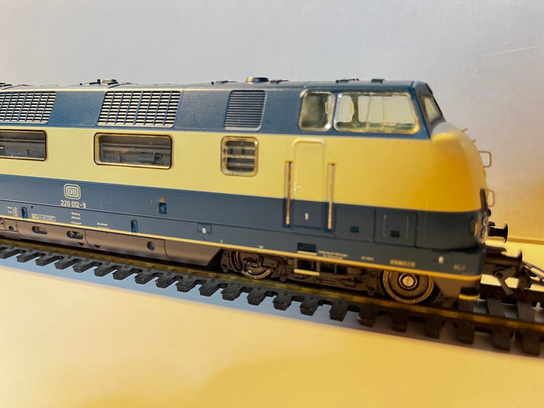 HOディーゼル機関車　メルクリン　BR220 【稼動品】No. 39802