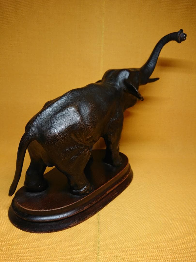 ゾウ　象　金属　ブロンズ像　置物　インテリア　工芸品　美術品　A2522