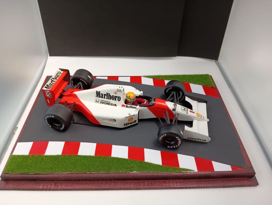 アイルトンセナマクラーレン ホンダ 1/20 ジオラマ