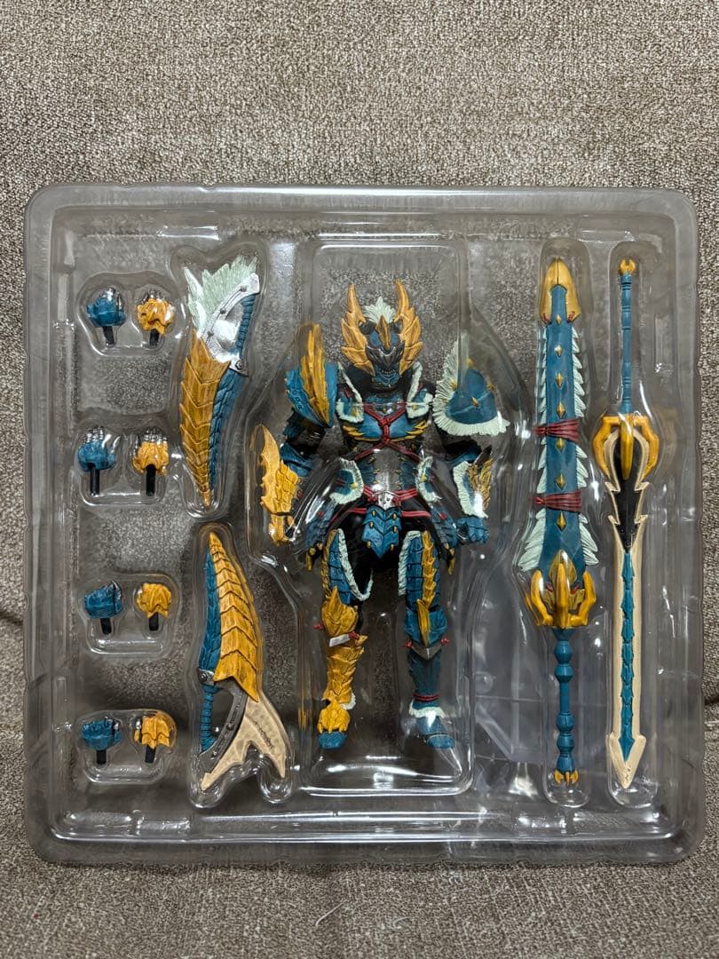 海洋堂 リボルテックヤマグチ ハンター男剣士 ジンオウシリーズ