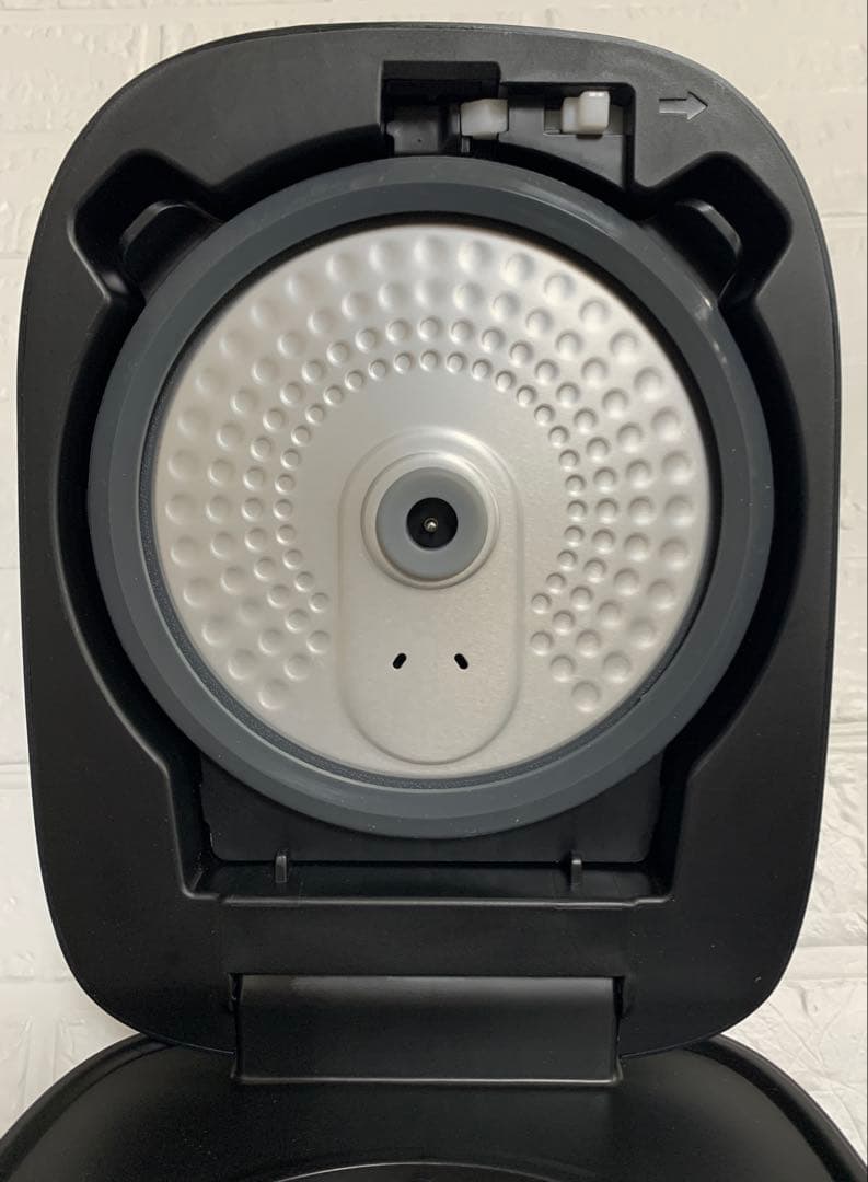 東芝 TOSHIBA 炊飯器 24年製品 ブラック RC-5MFM 3合炊き