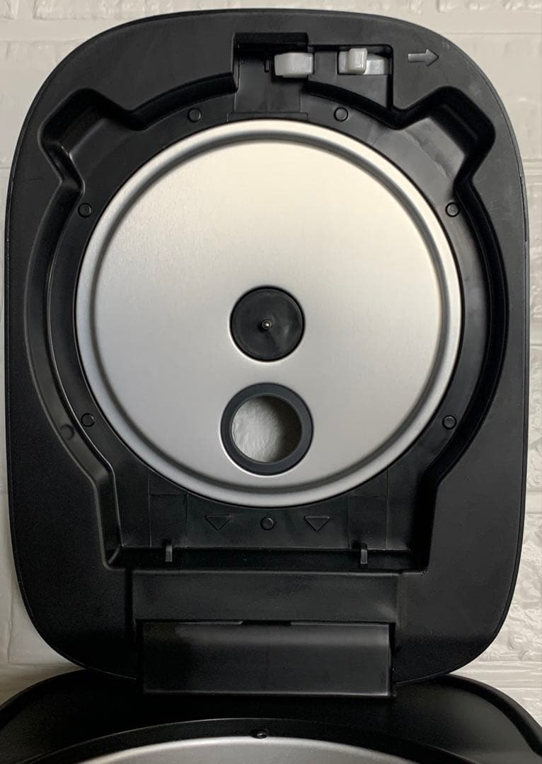 東芝 TOSHIBA 炊飯器 24年製品 ブラック RC-5MFM 3合炊き