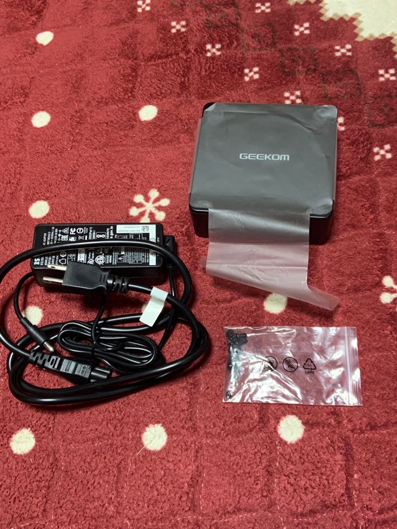 ミニPC GM08i5T 第8世代Core i5 ベアボーン（内部未接触）