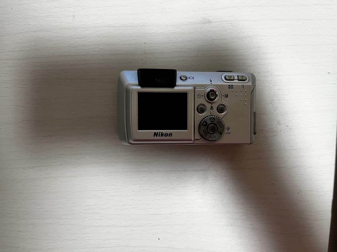 Nikon COOLPIX 3700 コンパクトデジタルカメラ