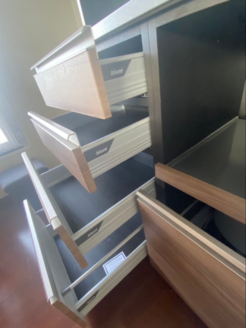 【週末限定セール】キッチン収納 食器棚 モダンデザイン【最終価格】