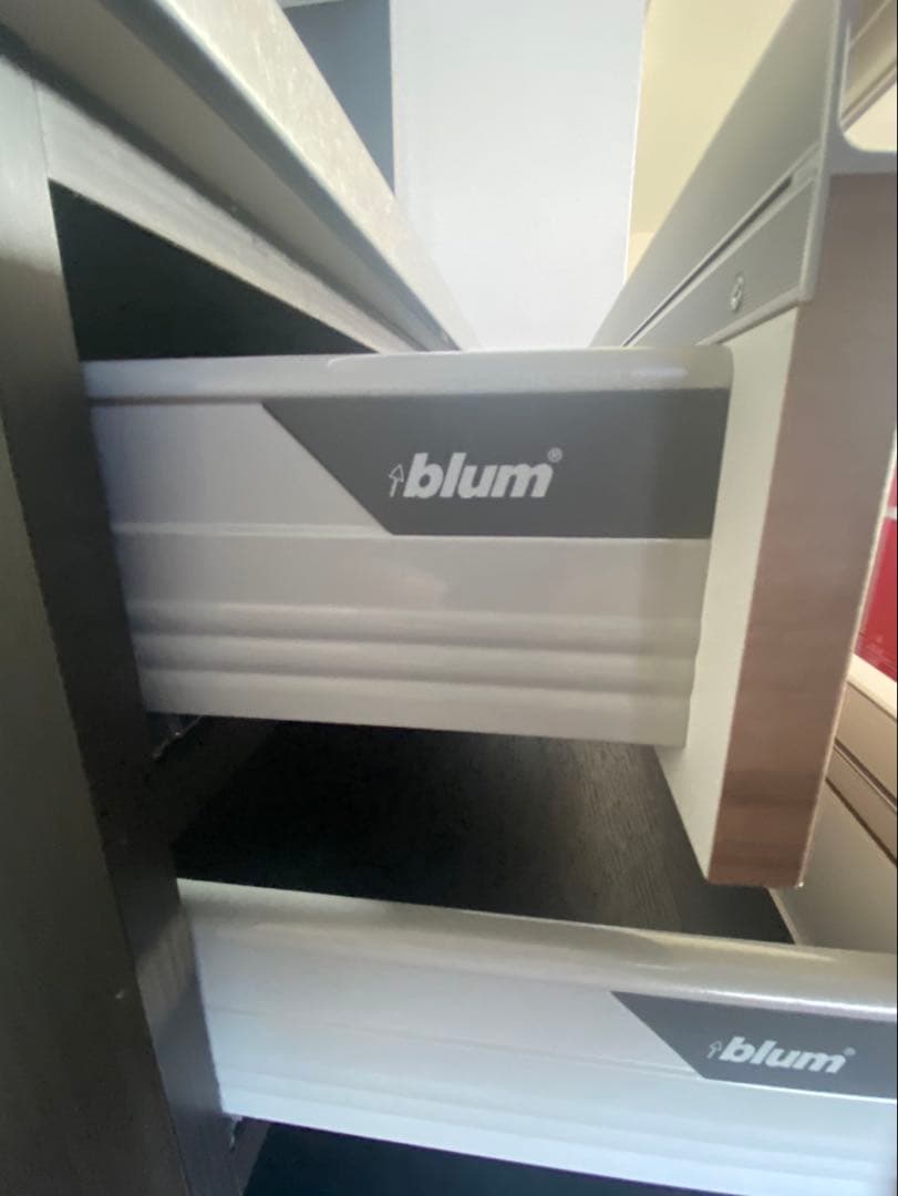 【週末限定セール】キッチン収納 食器棚 モダンデザイン【最終価格】