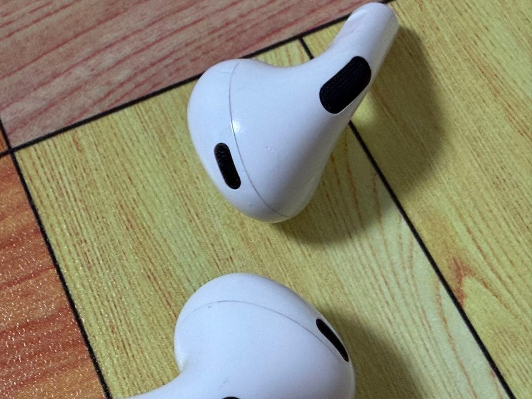 AirPods Pro 第2世代 純正イヤーチップ新品付 動作良好 キズあり