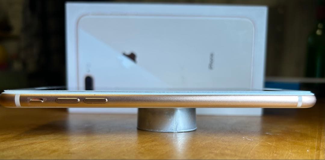 iPhone 8 Plus ゴールド 本体