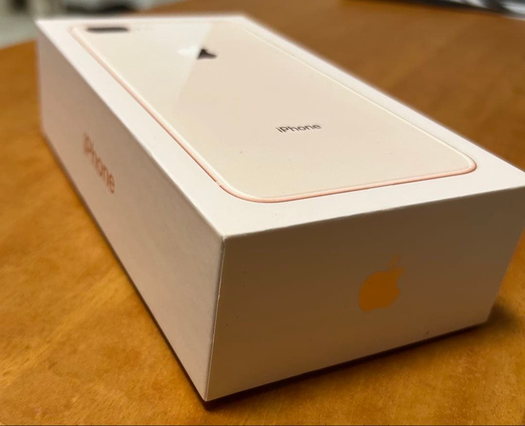 iPhone 8 Plus ゴールド 本体