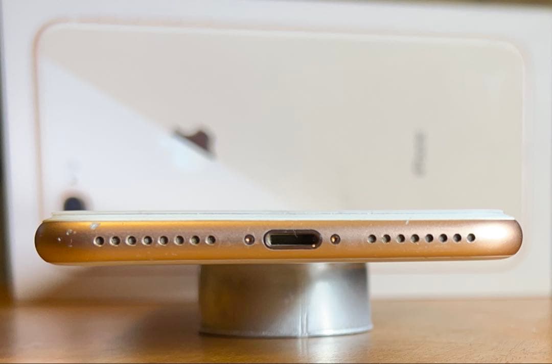 iPhone 8 Plus ゴールド 本体