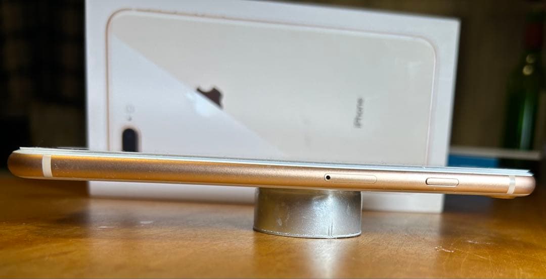 iPhone 8 Plus ゴールド 本体