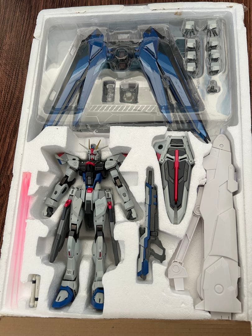 L BUILD フリーダムガンダム　メタルビルド