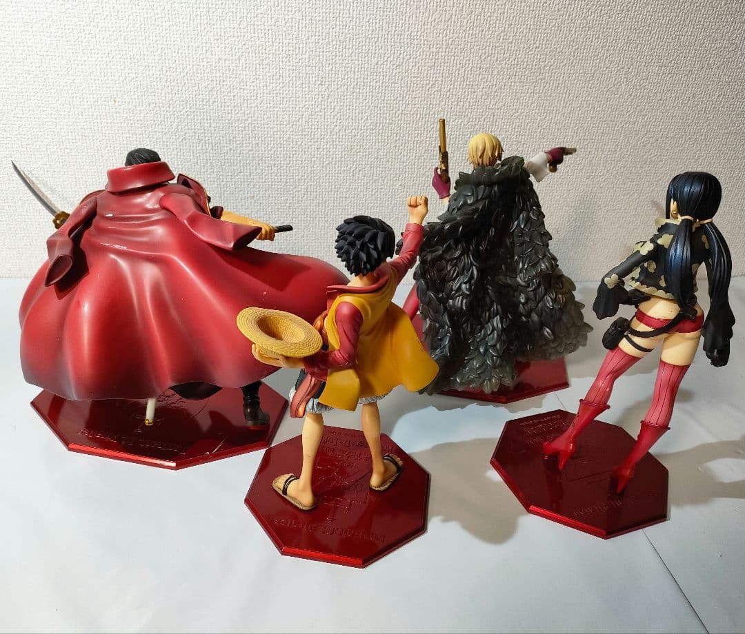 ☆　pop　z　ワンピースフィギュア　ゾロ　ルフィ　サンジ　ロビン　☆