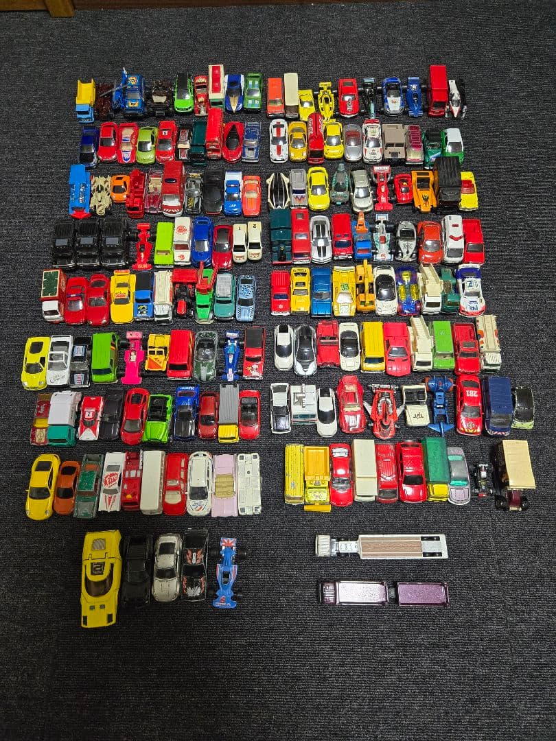p*）様 [1/30迄出品]トミカサイズミニカー ジャンクまとめ売り197台セッ