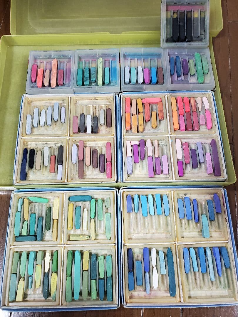 ホルベインholbeinソフトパステル150colorsおまけNOUVEL24等