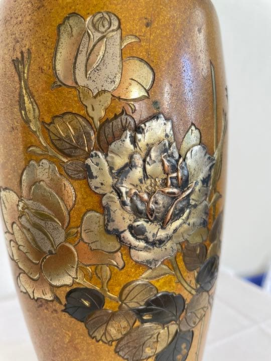 芳廣刻 彫金 花瓶 バラ 鳥 台座付 共箱なし アンティーク ビンテージ 骨董品