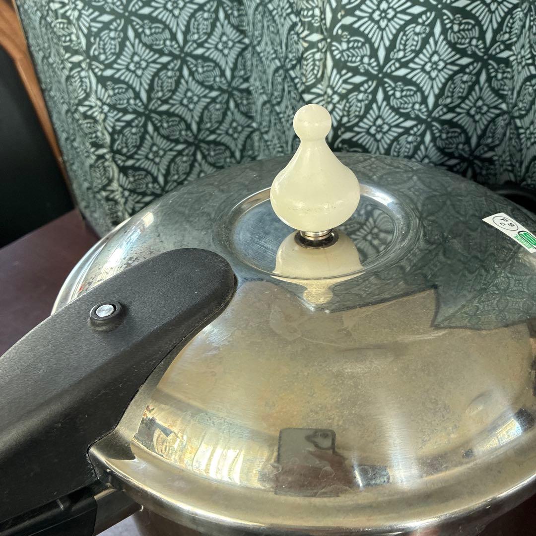 ステンレス圧力鍋. 5-5L