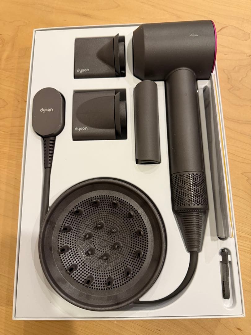 Dyson ヘアドライヤー HD01