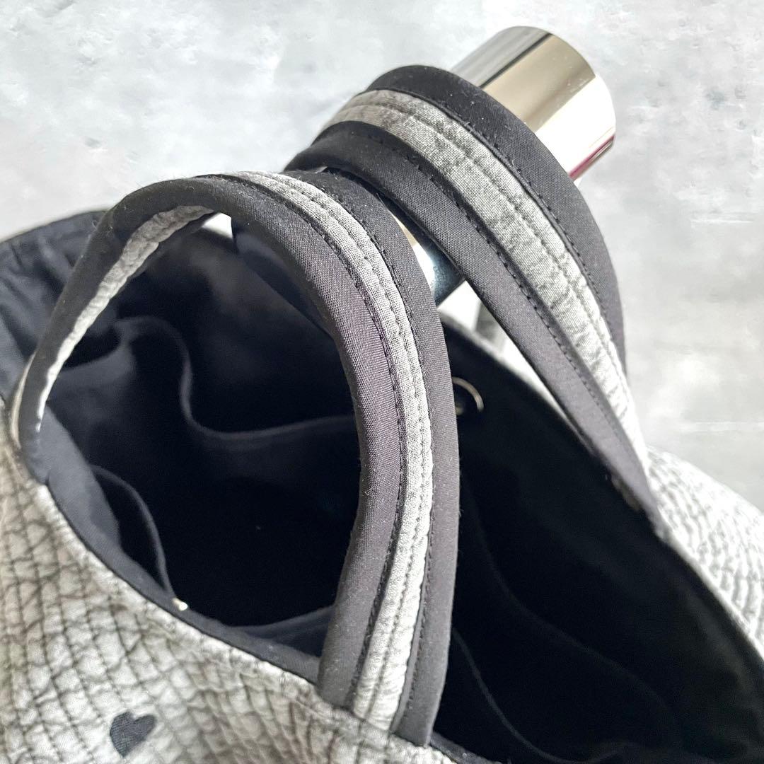 フレアフリル付き丸底トートバッグ　ヌビバッグ　グレー×ハート刺繍　ハンドメイド