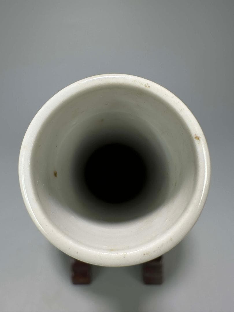 M25S29中国美術　景徳鎮製　黄地堆白梅文瓶　一対　花入　華道具　時代花器