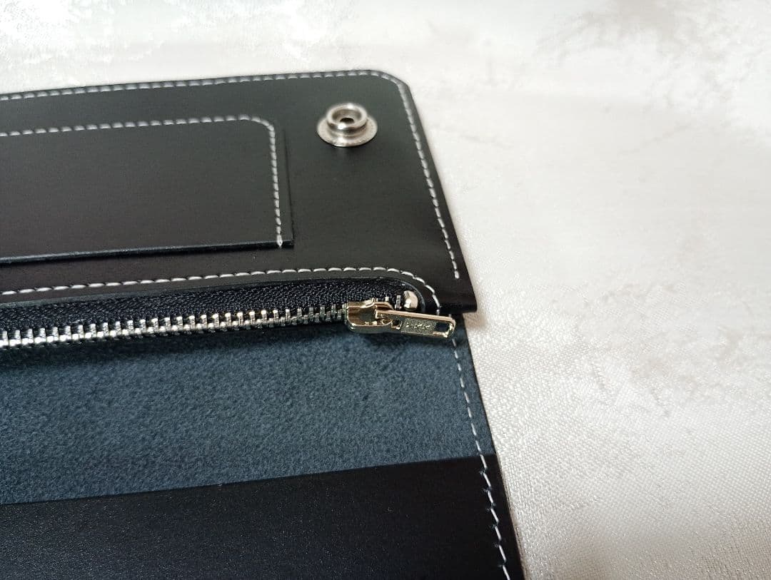 トラッカーウォレット　黒色　国産牛革　兵庫レザー　植物タンニン鞣し　三層二つ折り