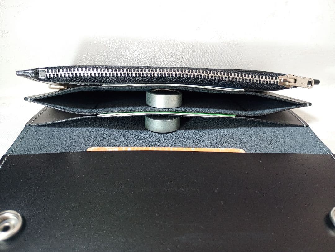 トラッカーウォレット　黒色　国産牛革　兵庫レザー　植物タンニン鞣し　三層二つ折り