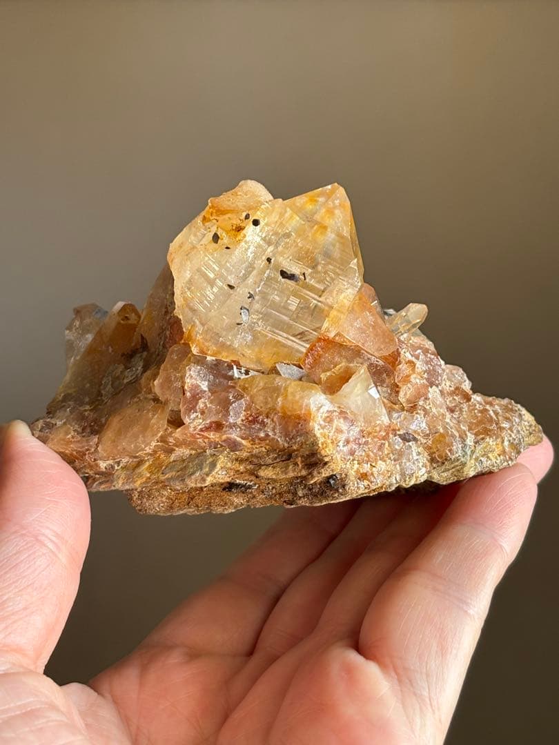 ネパール産　ヒマラヤ水晶クラスター　220g 照り艶　キラキラ　天然石