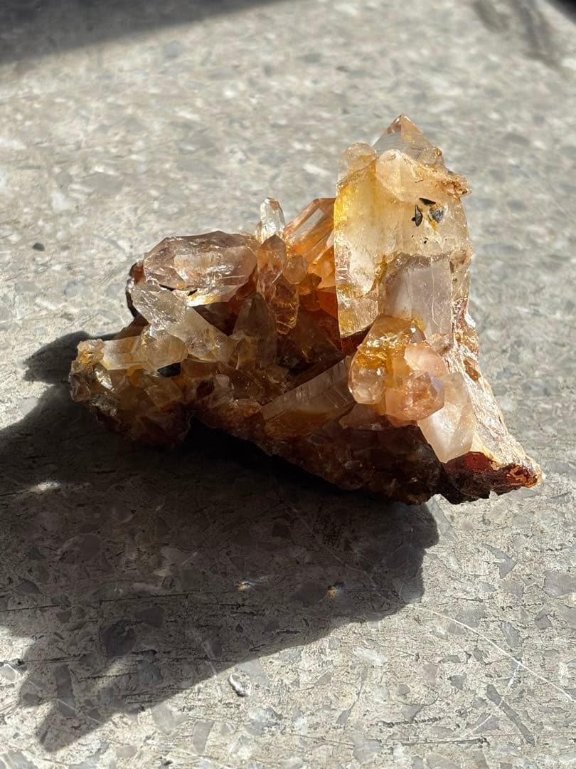 ネパール産　ヒマラヤ水晶クラスター　220g 照り艶　キラキラ　天然石