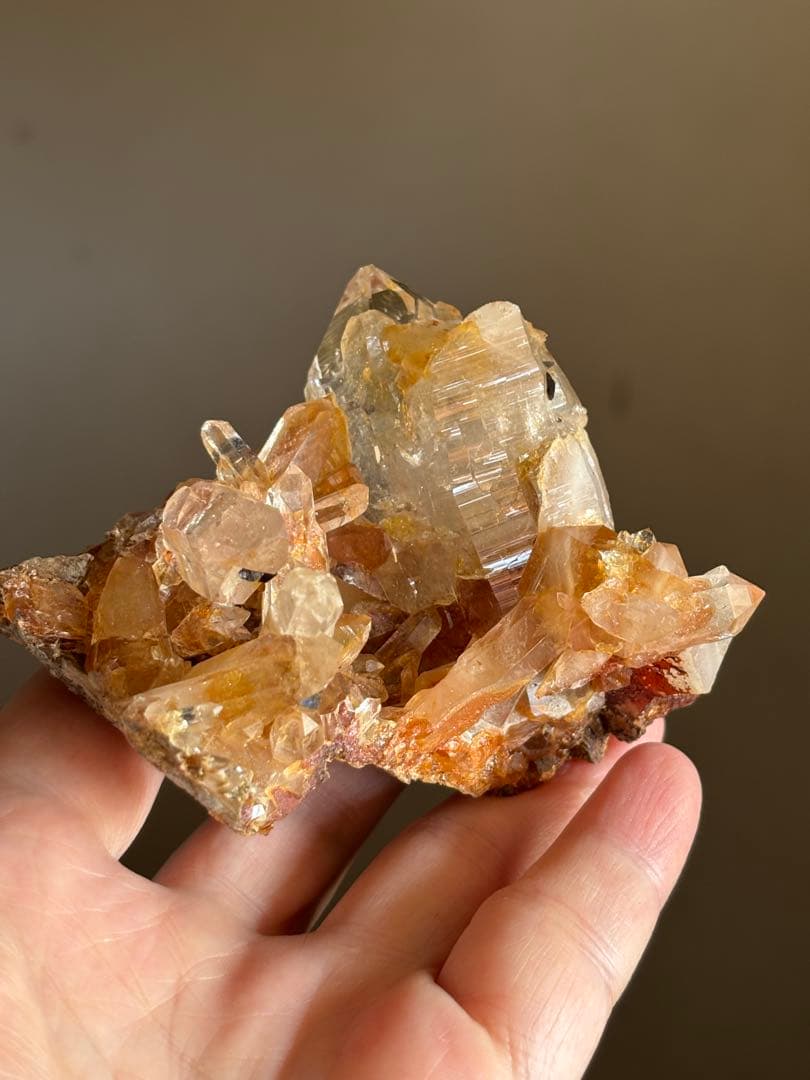 ネパール産　ヒマラヤ水晶クラスター　220g 照り艶　キラキラ　天然石