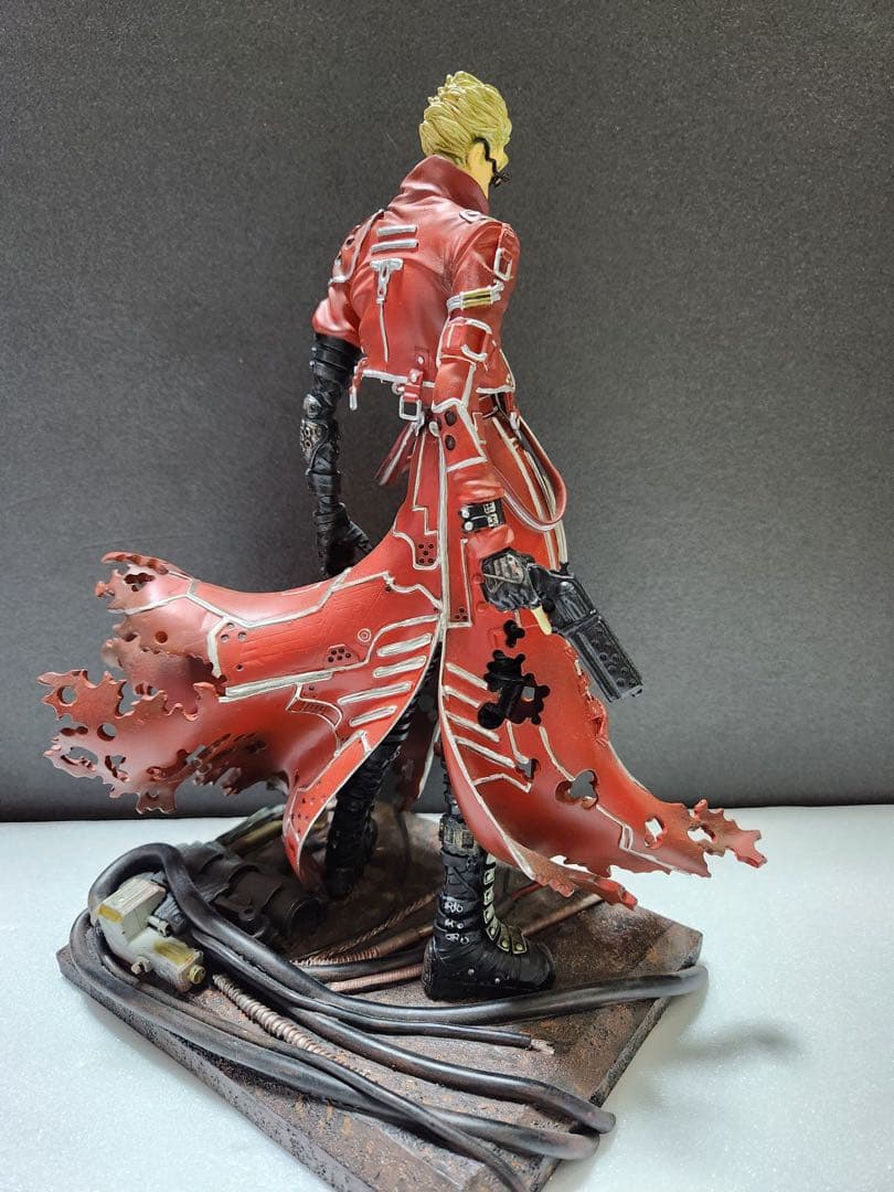 「トライガン」　ヴァッシュ・ザ・スタンピード1/8 塗装済完成品　原型中山栄治