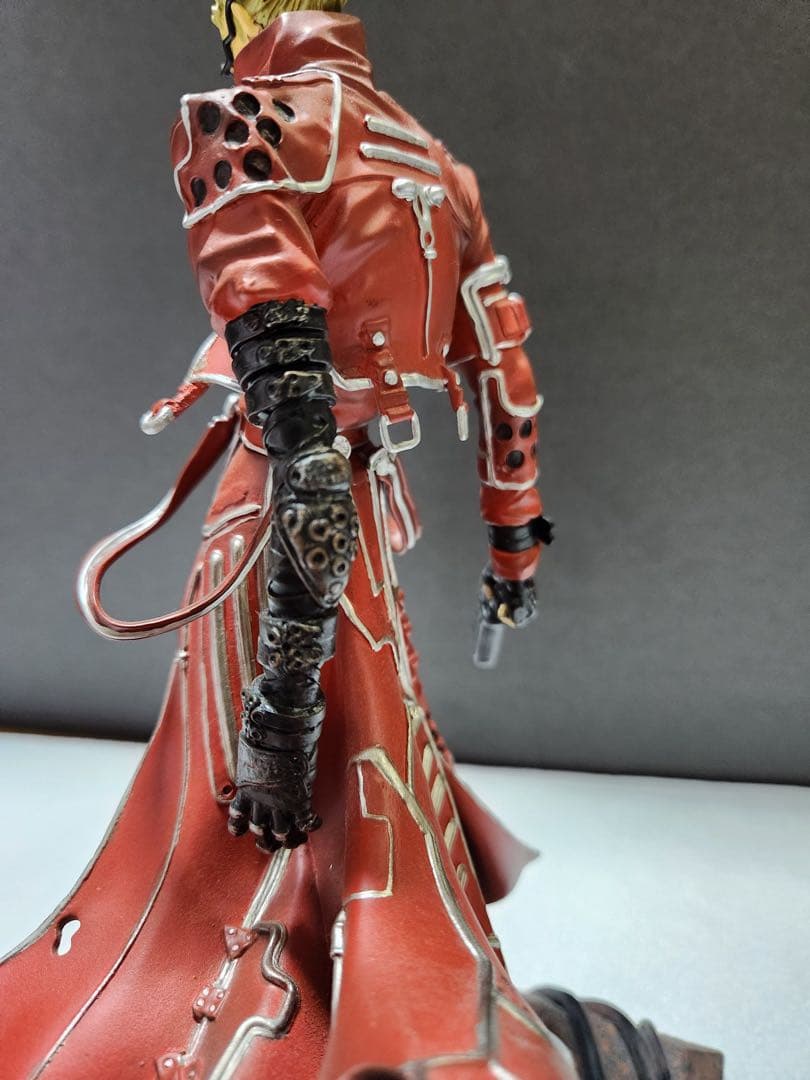 「トライガン」　ヴァッシュ・ザ・スタンピード1/8 塗装済完成品　原型中山栄治