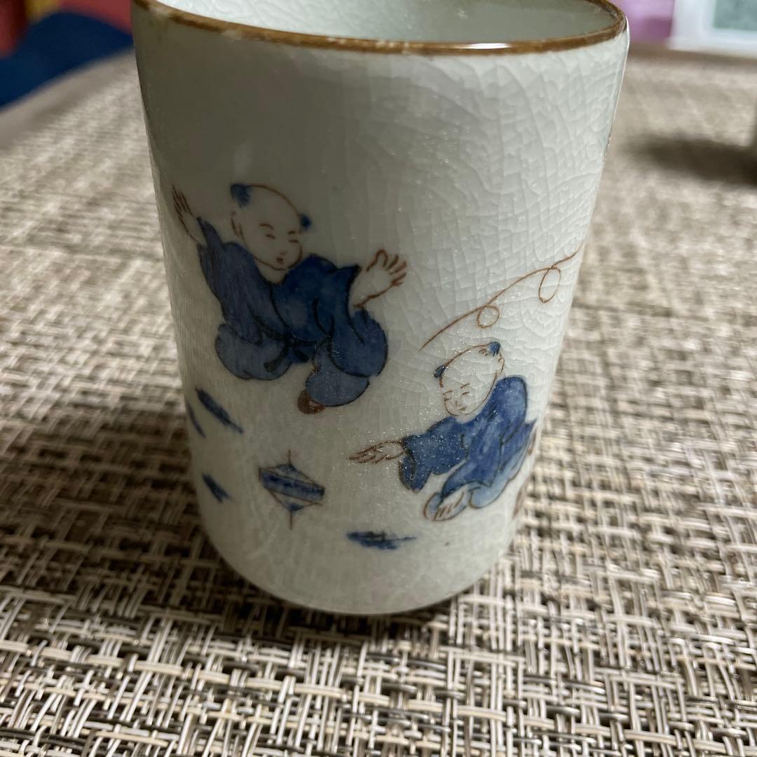 唐子（からこ）三川内焼（みかわちやき）の湯のみと角皿のセット