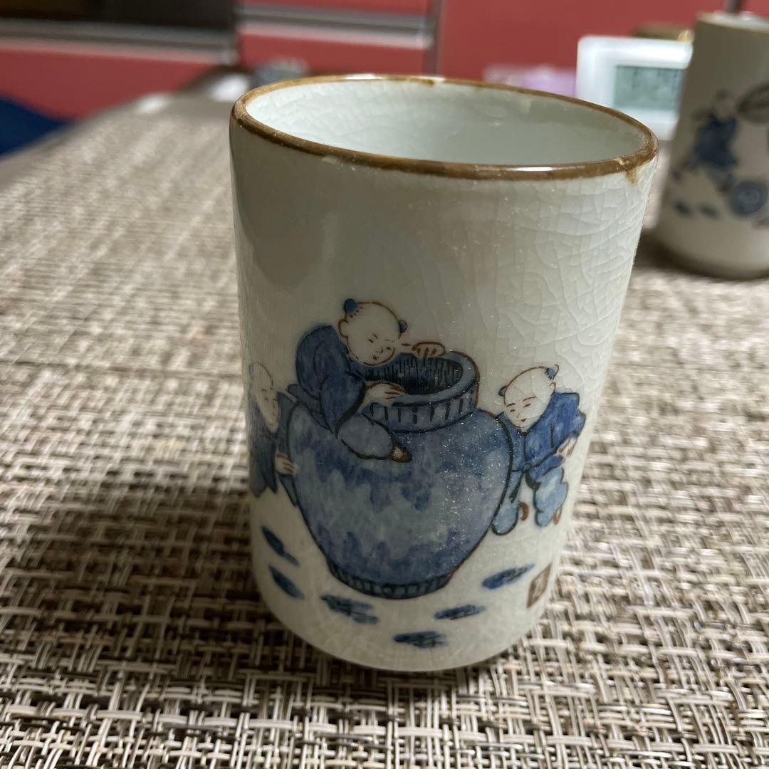 唐子（からこ）三川内焼（みかわちやき）の湯のみと角皿のセット