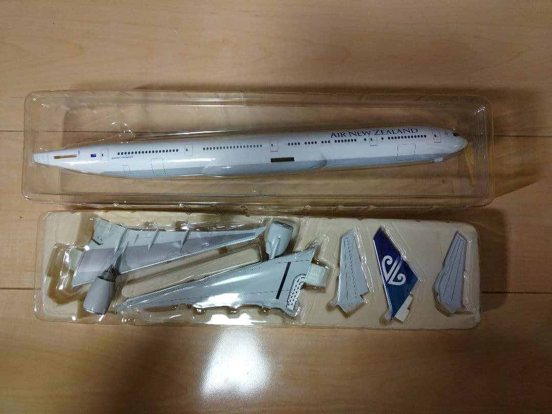 航空機・ヘリコプター AIR NEW ZEALAND Boeing 777-300ER 1/200